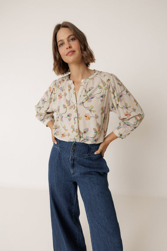 CAMISA CON DETALLE FRUNCIDO