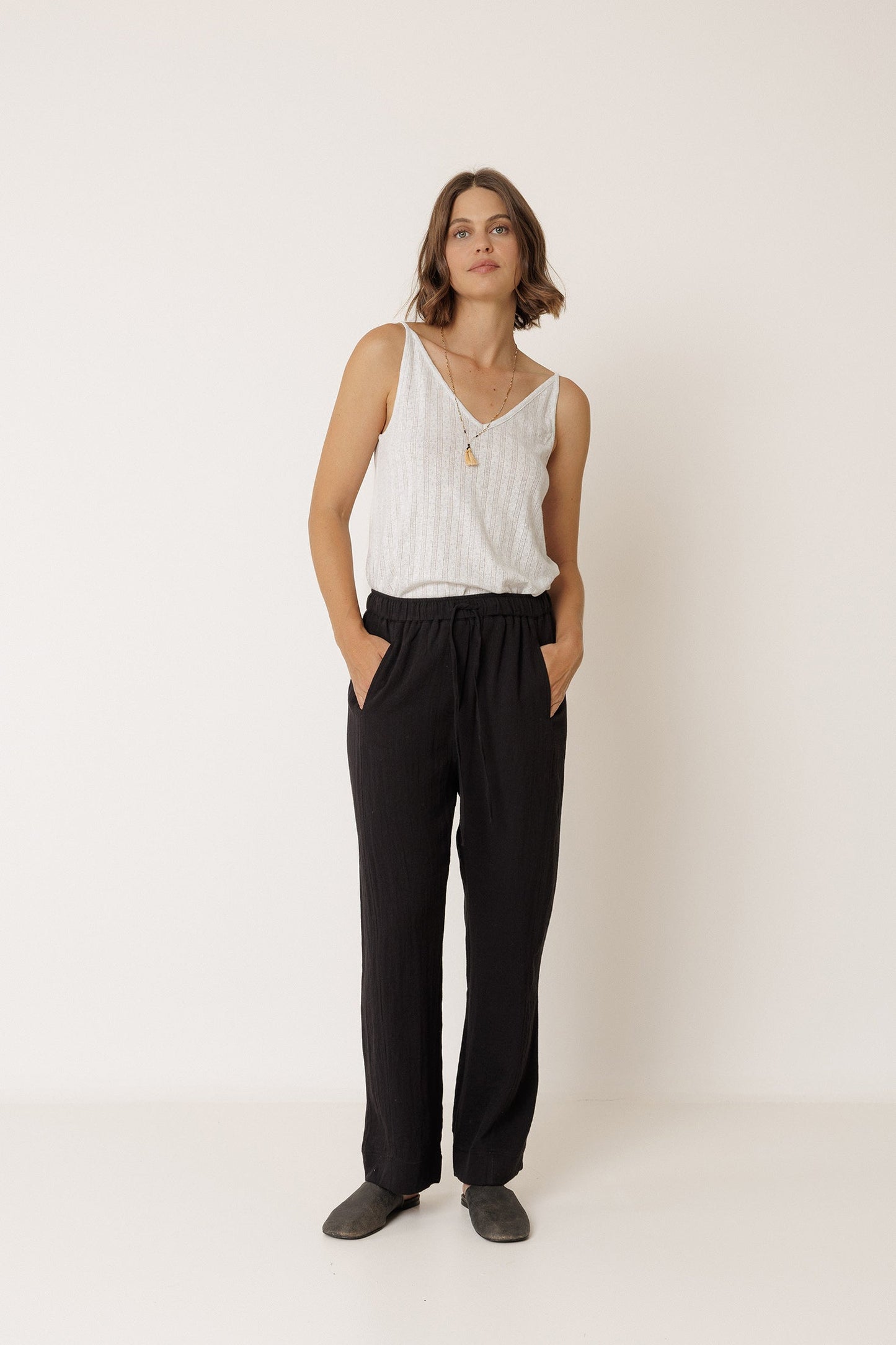 PANTALÓN FLUIDO CON CORDÓN